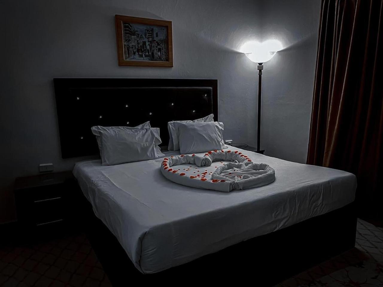 Plaza View Hostel Aţ Ţayyibah Bagian luar foto