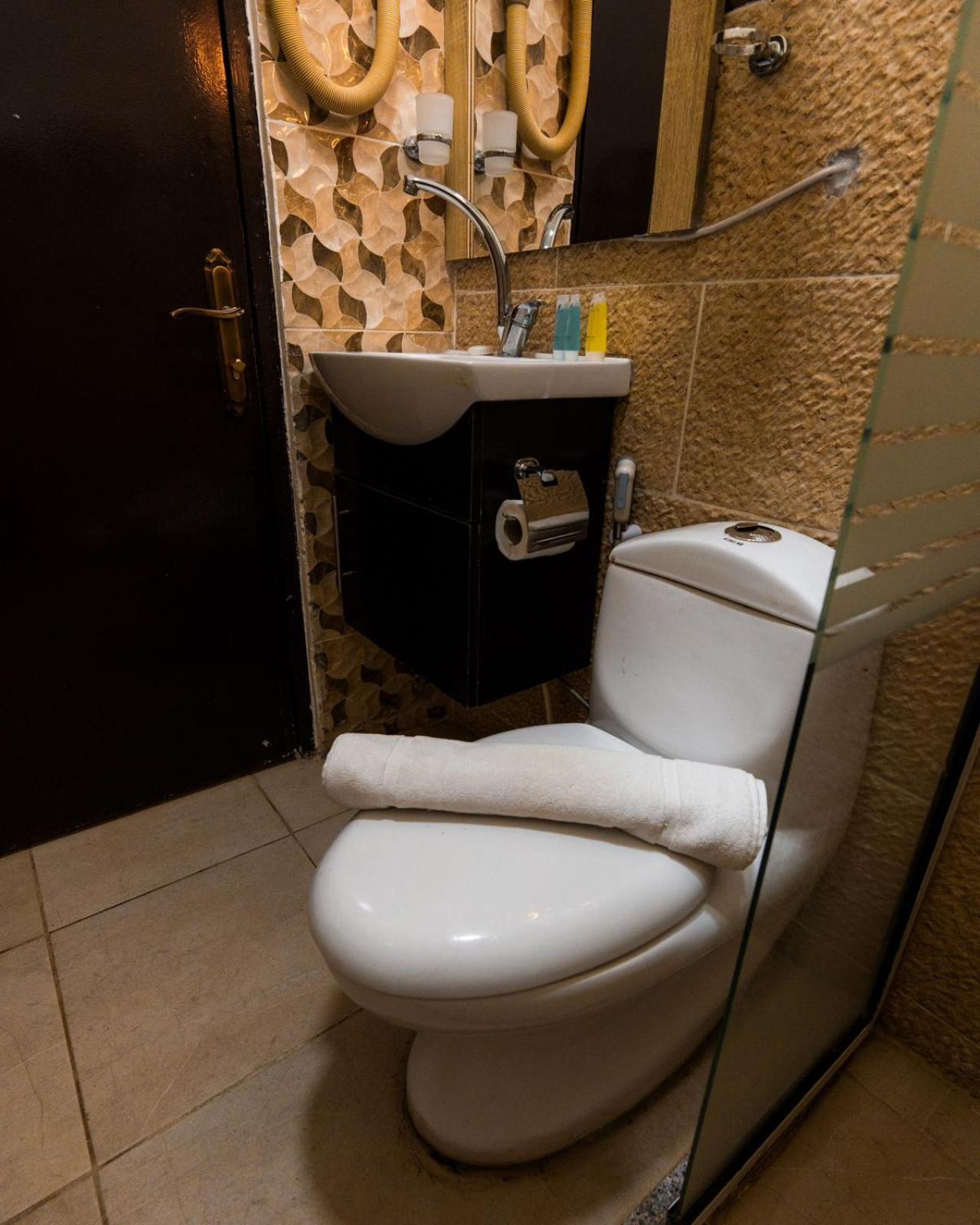 Plaza View Hostel Aţ Ţayyibah Bagian luar foto